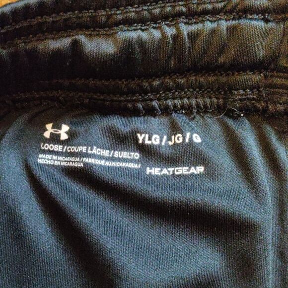 Under Armour Black Athletic Shorts Youth large Athesiure Summer - Picture 4 of 9